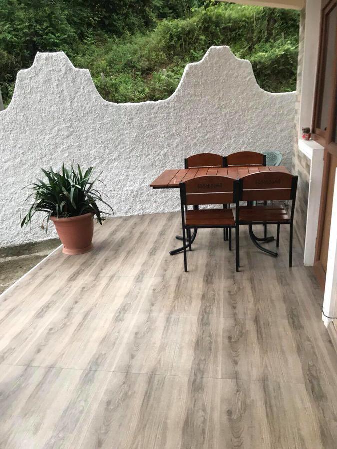 Lela'S Guest House Batumi Ngoại thất bức ảnh